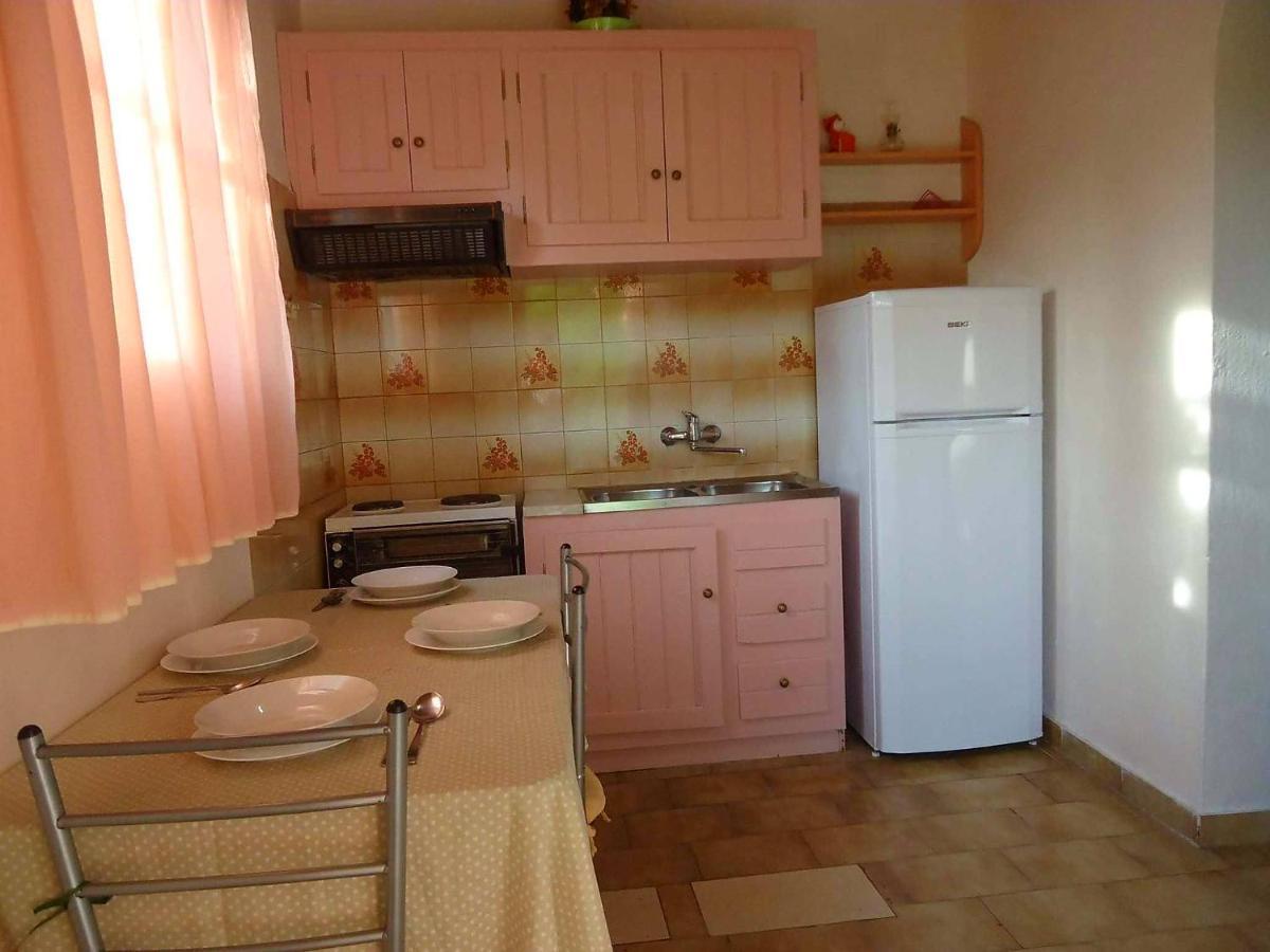 Errika Apartment Ипсос Екстериор снимка