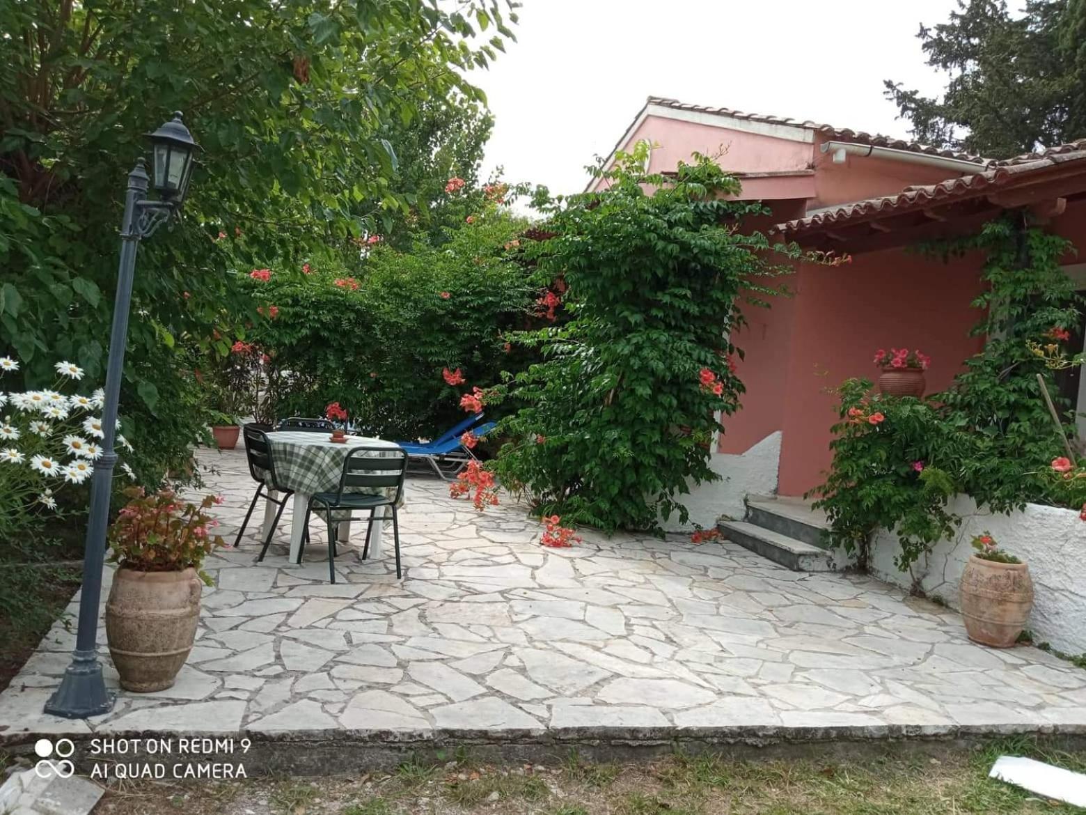 Errika Apartment Ипсос Екстериор снимка