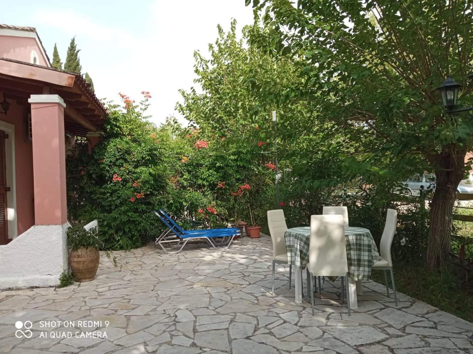 Errika Apartment Ипсос Екстериор снимка