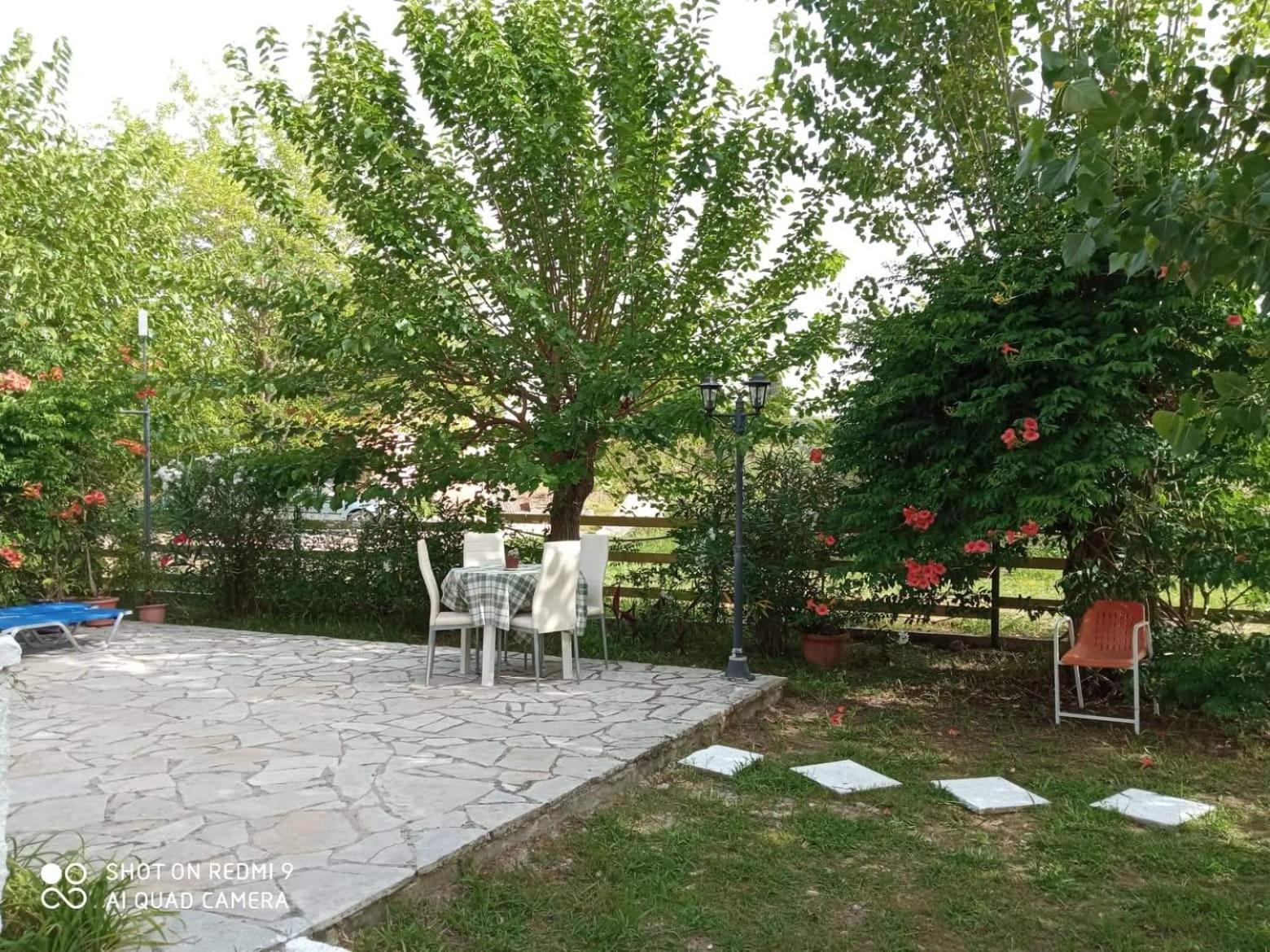 Errika Apartment Ипсос Екстериор снимка